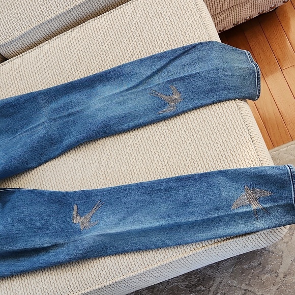 Distressed Blue Jeans with Bird Embroidery, Like New, Size 8M - Picture 6 of 8